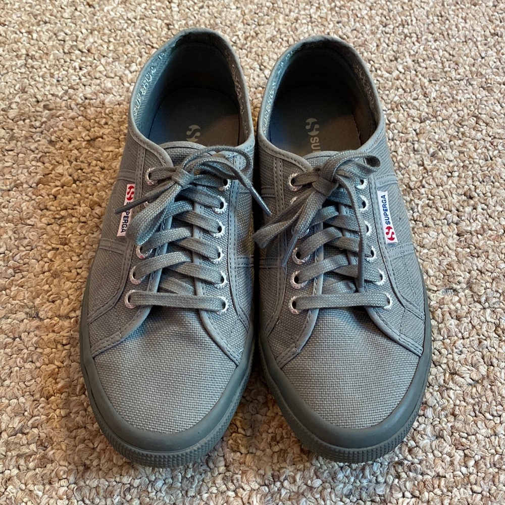 Women’s shoes